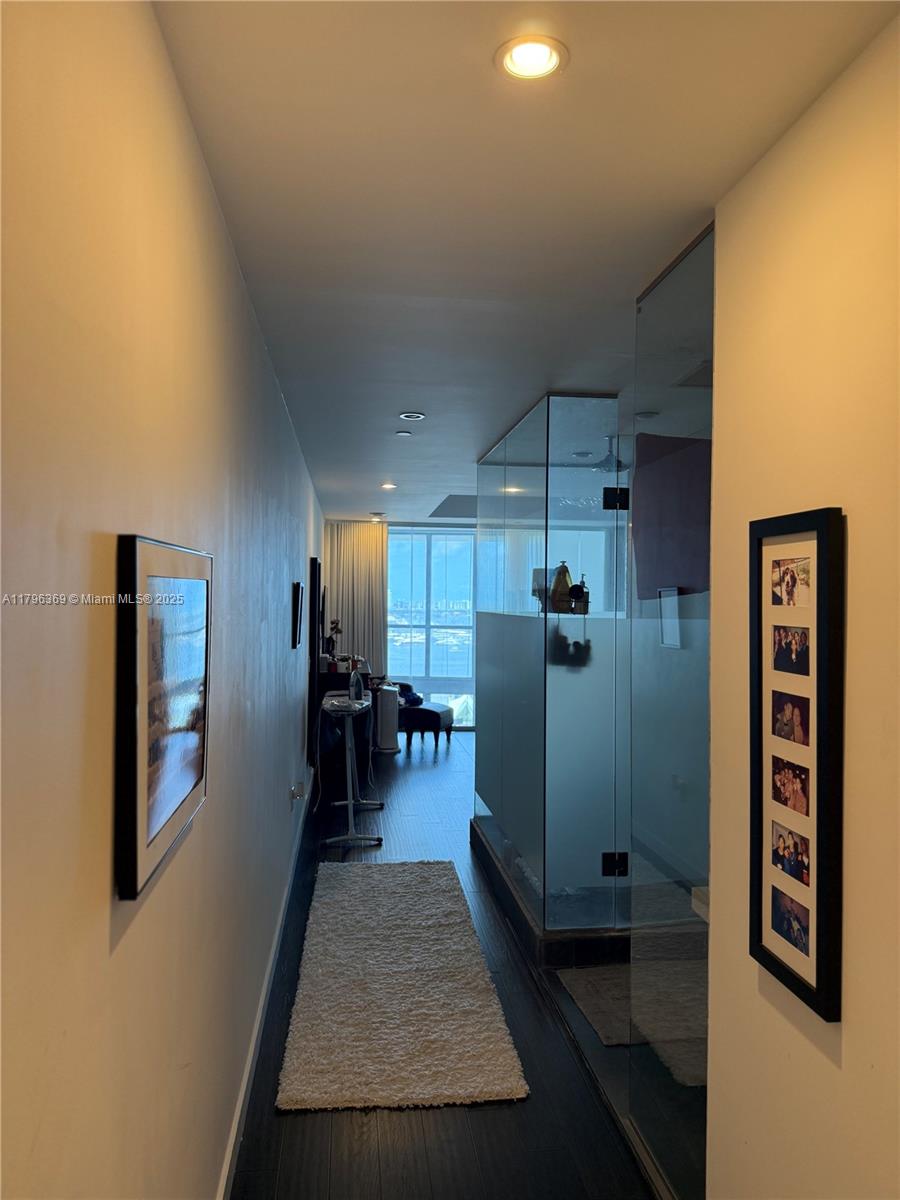 MARQUIS CONDO - Residential