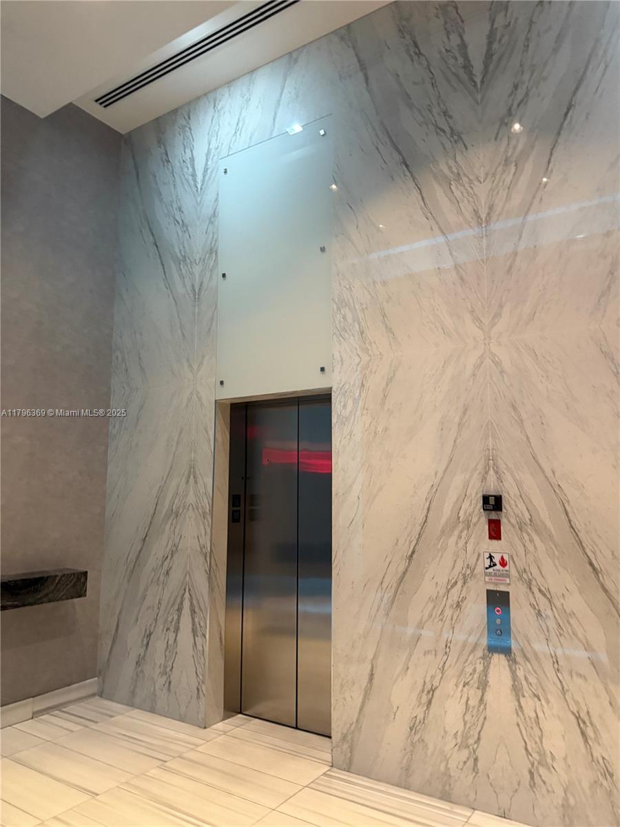 MARQUIS CONDO - Residential