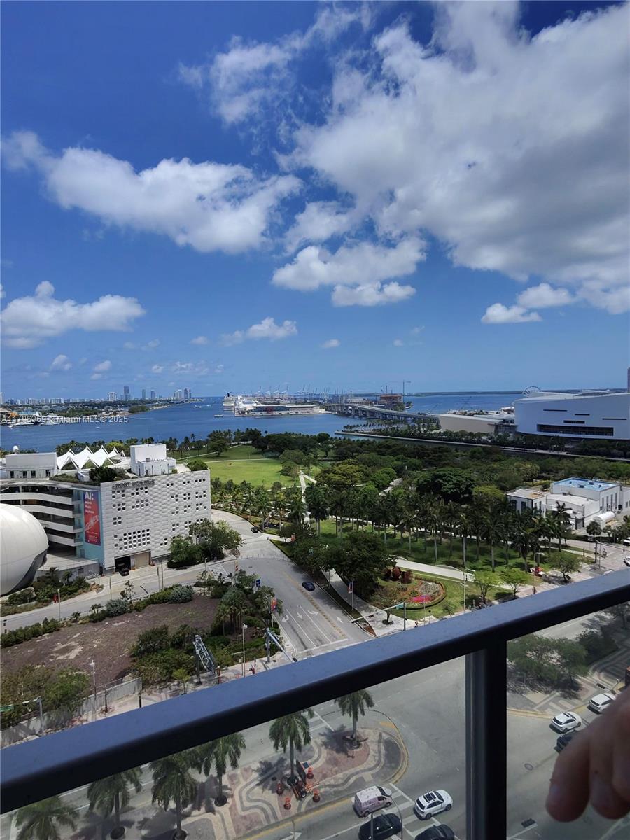MARQUIS CONDO - Residential