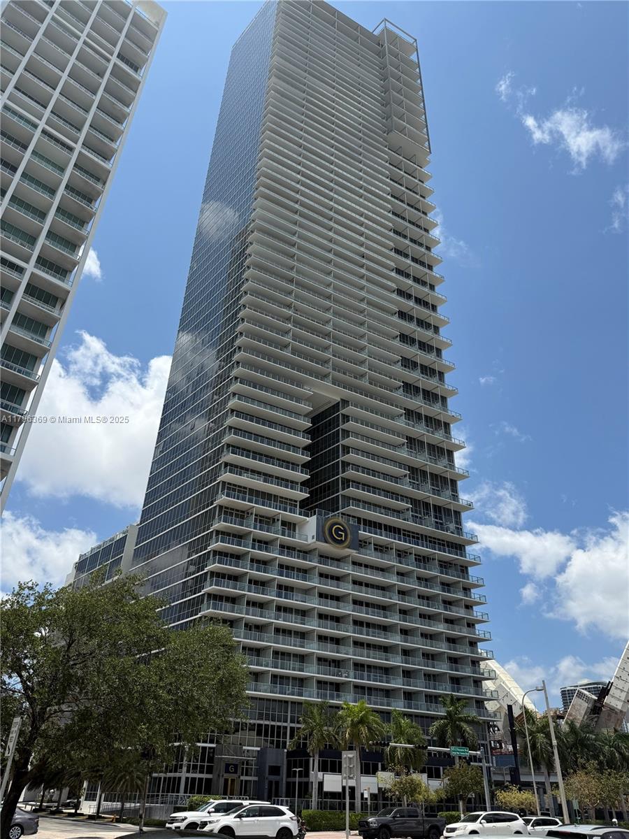 MARQUIS CONDO - Residential
