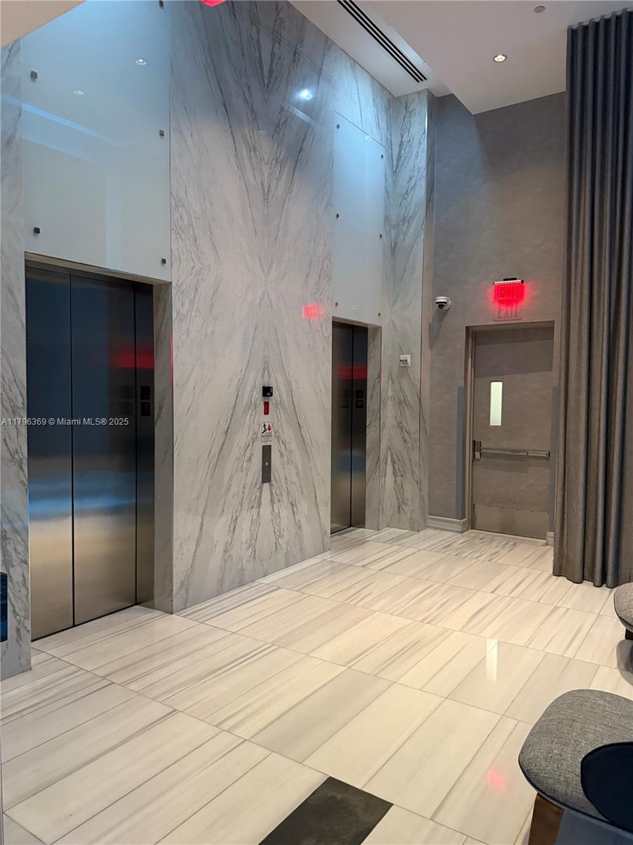 MARQUIS CONDO - Residential