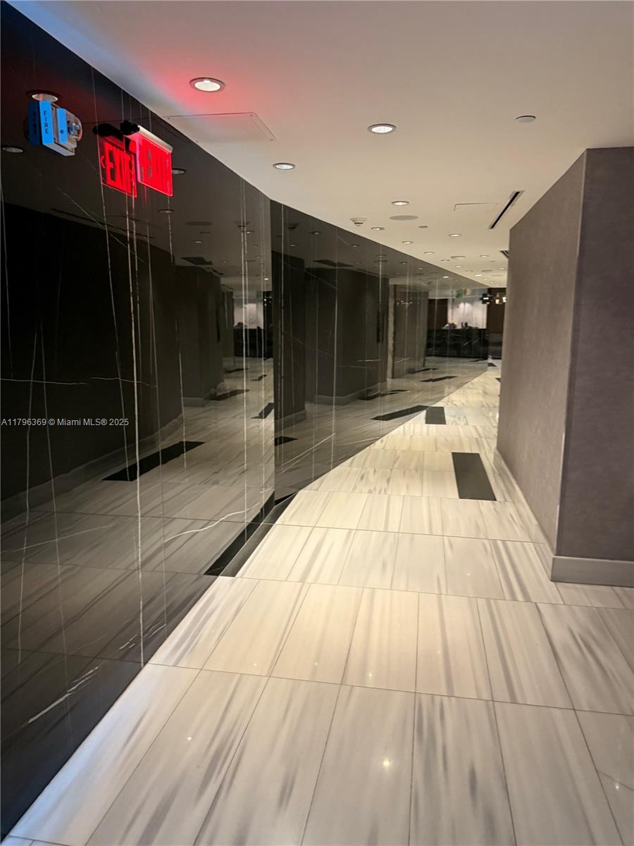 MARQUIS CONDO - Residential