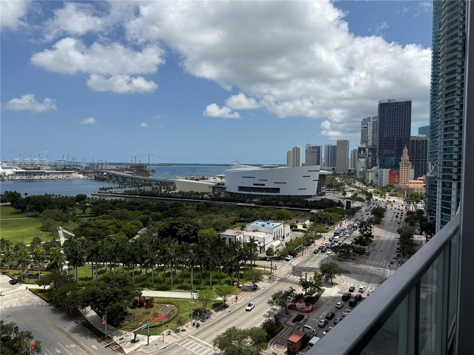 MARQUIS CONDO - Residential