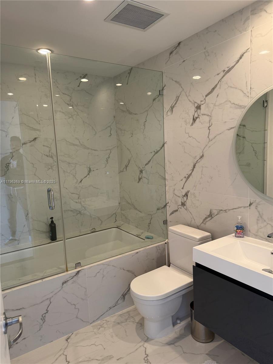 MARQUIS CONDO - Residential