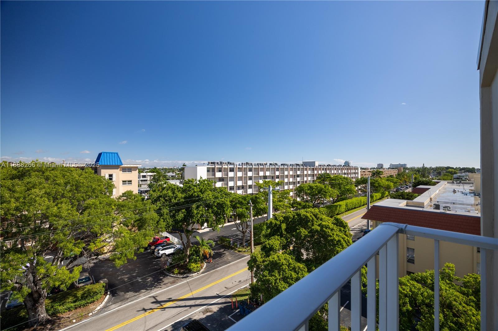 PLAZA 15 CONDO - Residential