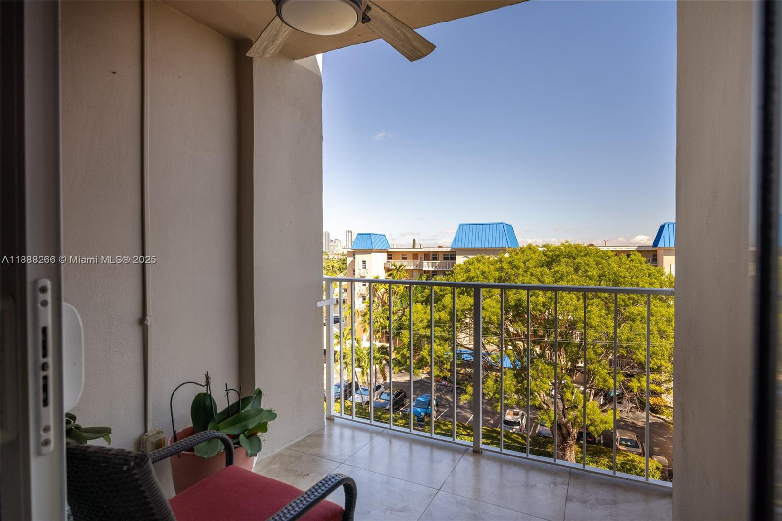 PLAZA 15 CONDO - Residential