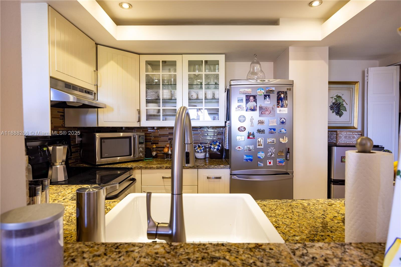 PLAZA 15 CONDO - Residential