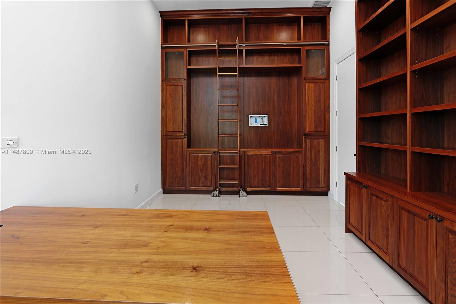 REM FOSTER & SANCHEZ TRAC - Residential