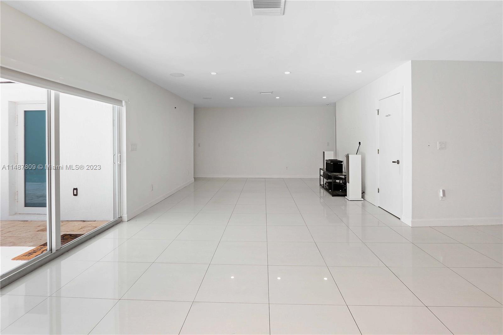 REM FOSTER & SANCHEZ TRAC - Residential