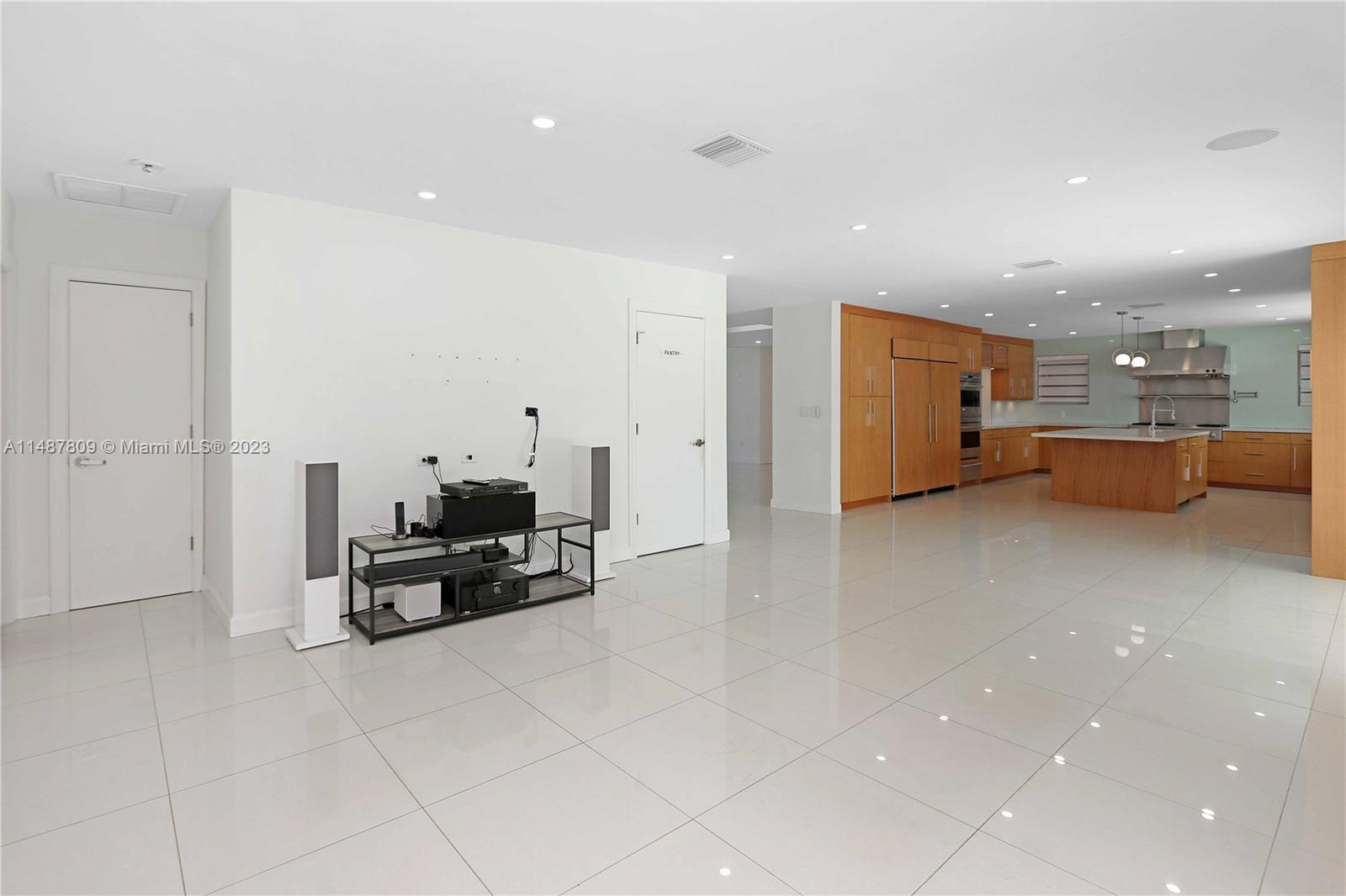 REM FOSTER & SANCHEZ TRAC - Residential