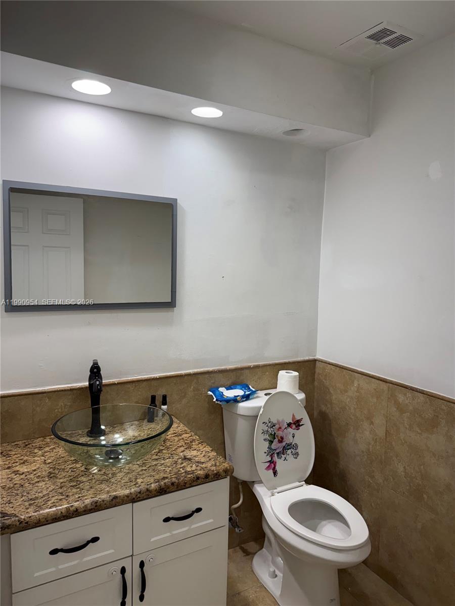 LAKES MEADOW VILG HOMES C - Residential