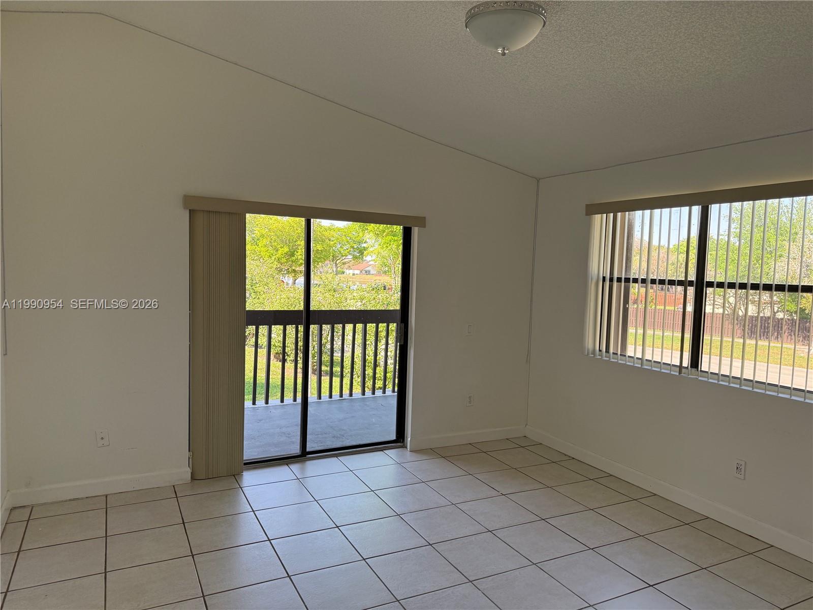 LAKES MEADOW VILG HOMES C - Residential