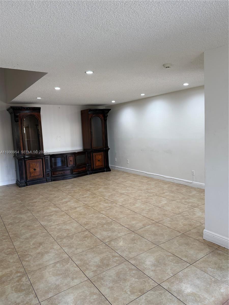 LAKES MEADOW VILG HOMES C - Residential