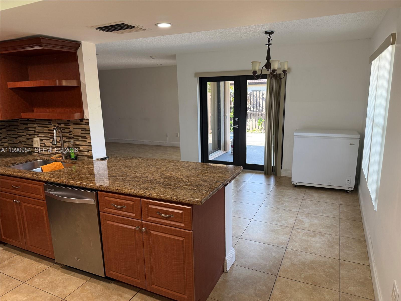 LAKES MEADOW VILG HOMES C - Residential