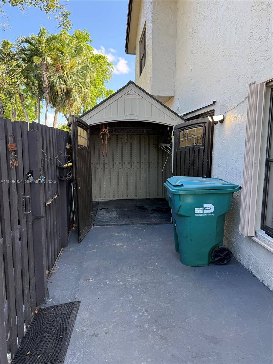 LAKES MEADOW VILG HOMES C - Residential