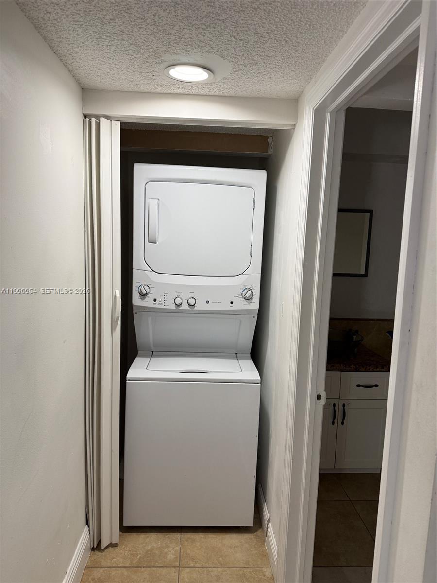 LAKES MEADOW VILG HOMES C - Residential