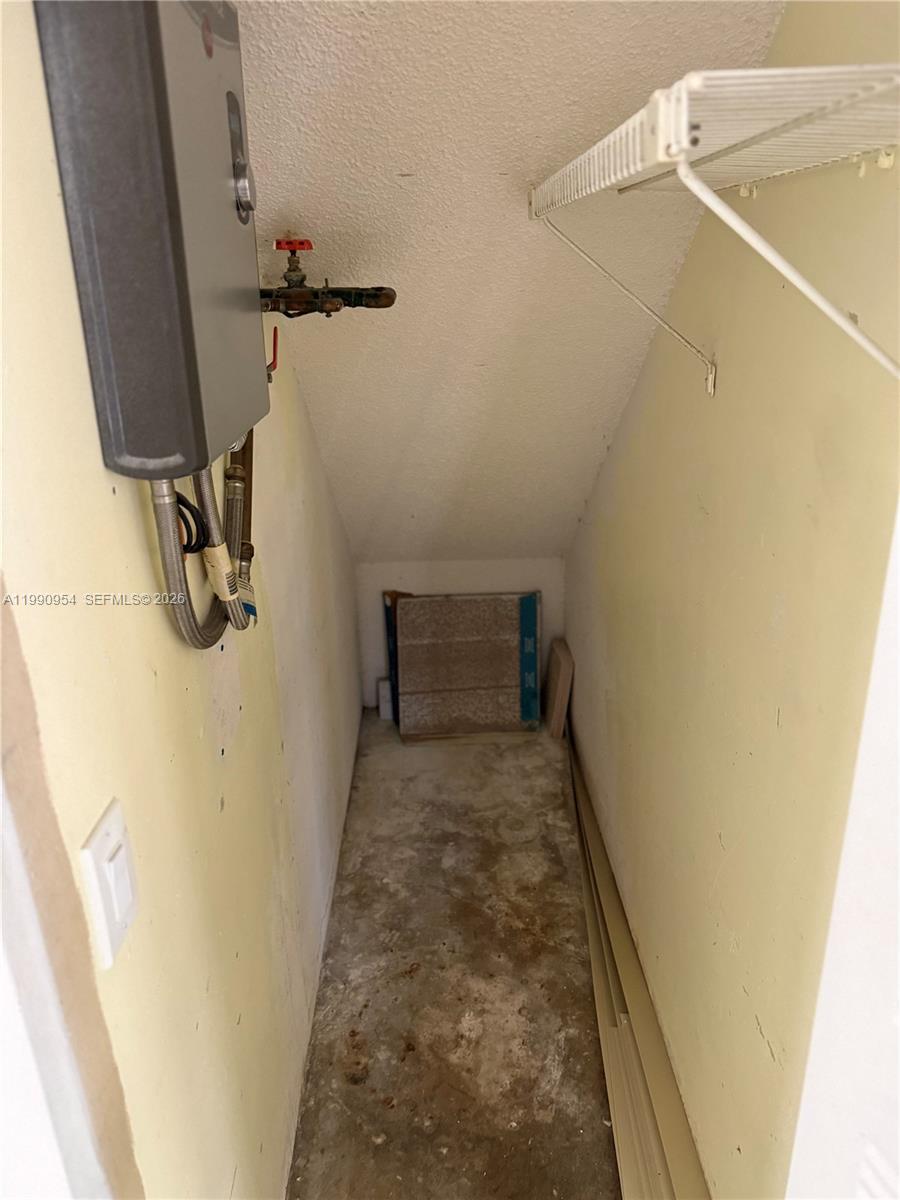 LAKES MEADOW VILG HOMES C - Residential