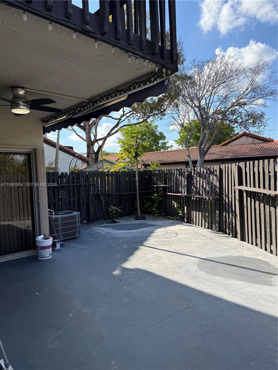 LAKES MEADOW VILG HOMES C - Residential