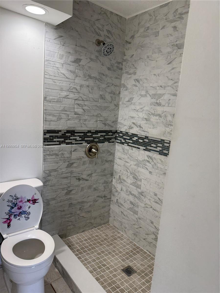 LAKES MEADOW VILG HOMES C - Residential