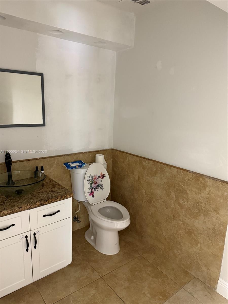 LAKES MEADOW VILG HOMES C - Residential