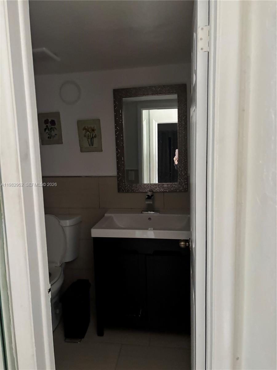 CASA GRANADA CONDO - Residential Lease