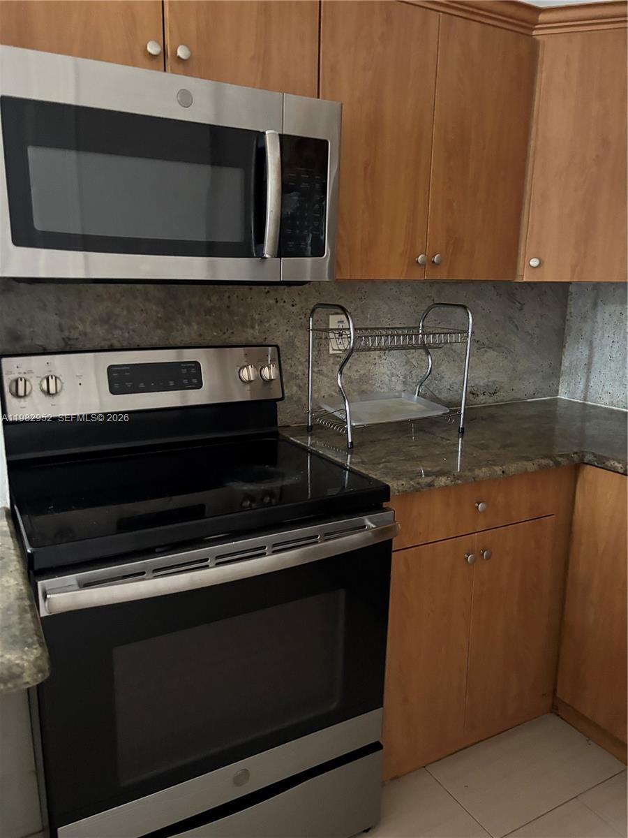 CASA GRANADA CONDO - Residential Lease