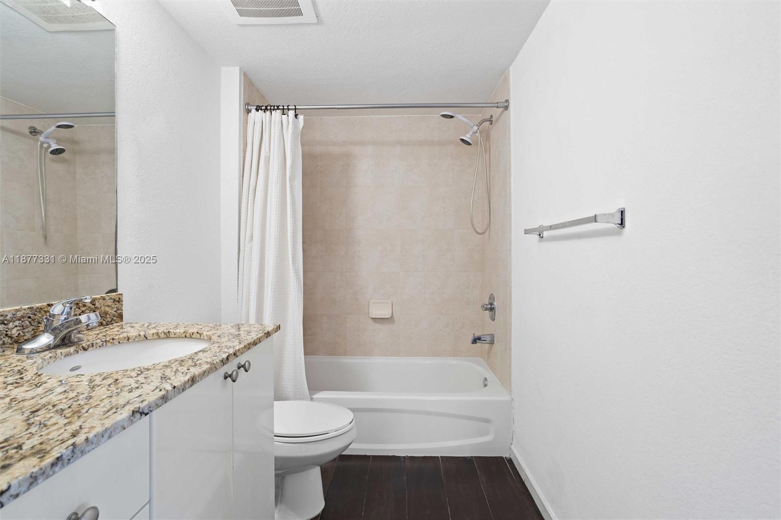 RADIUS CONDO - Residential Lease