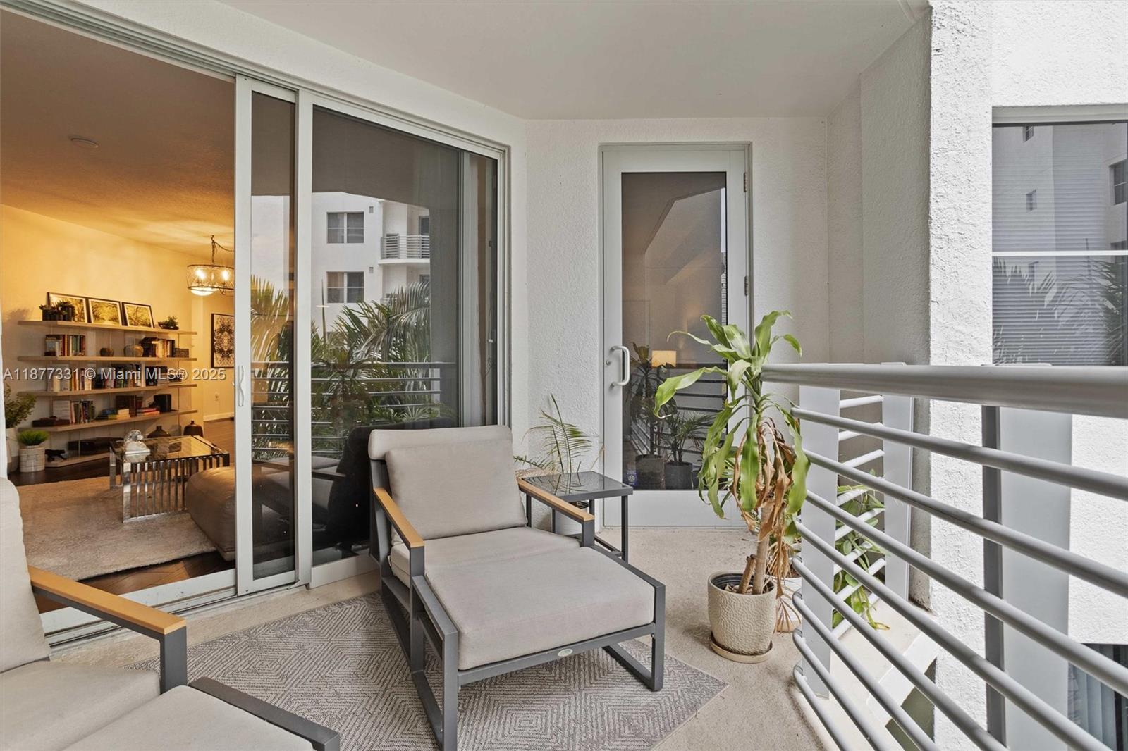 RADIUS CONDO - Residential Lease