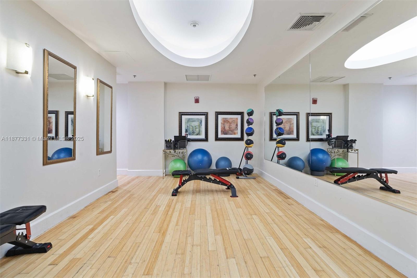 RADIUS CONDO - Residential Lease