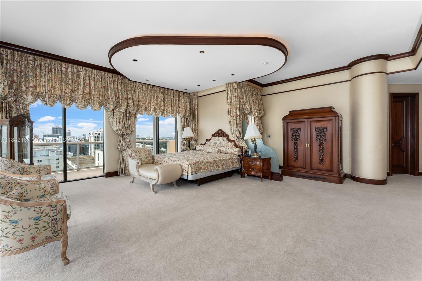 LEXCELLENCE CONDO - Residential