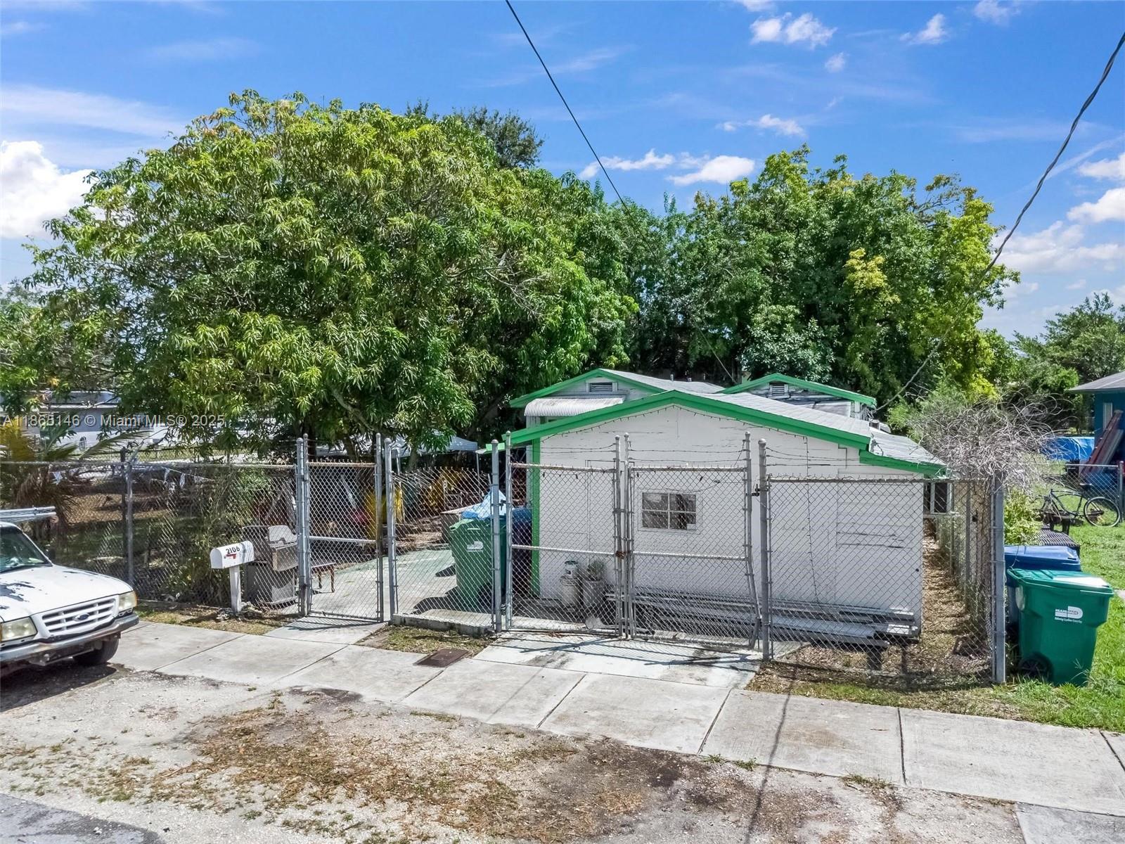 PARA VILLA HEIGHTS - Residential