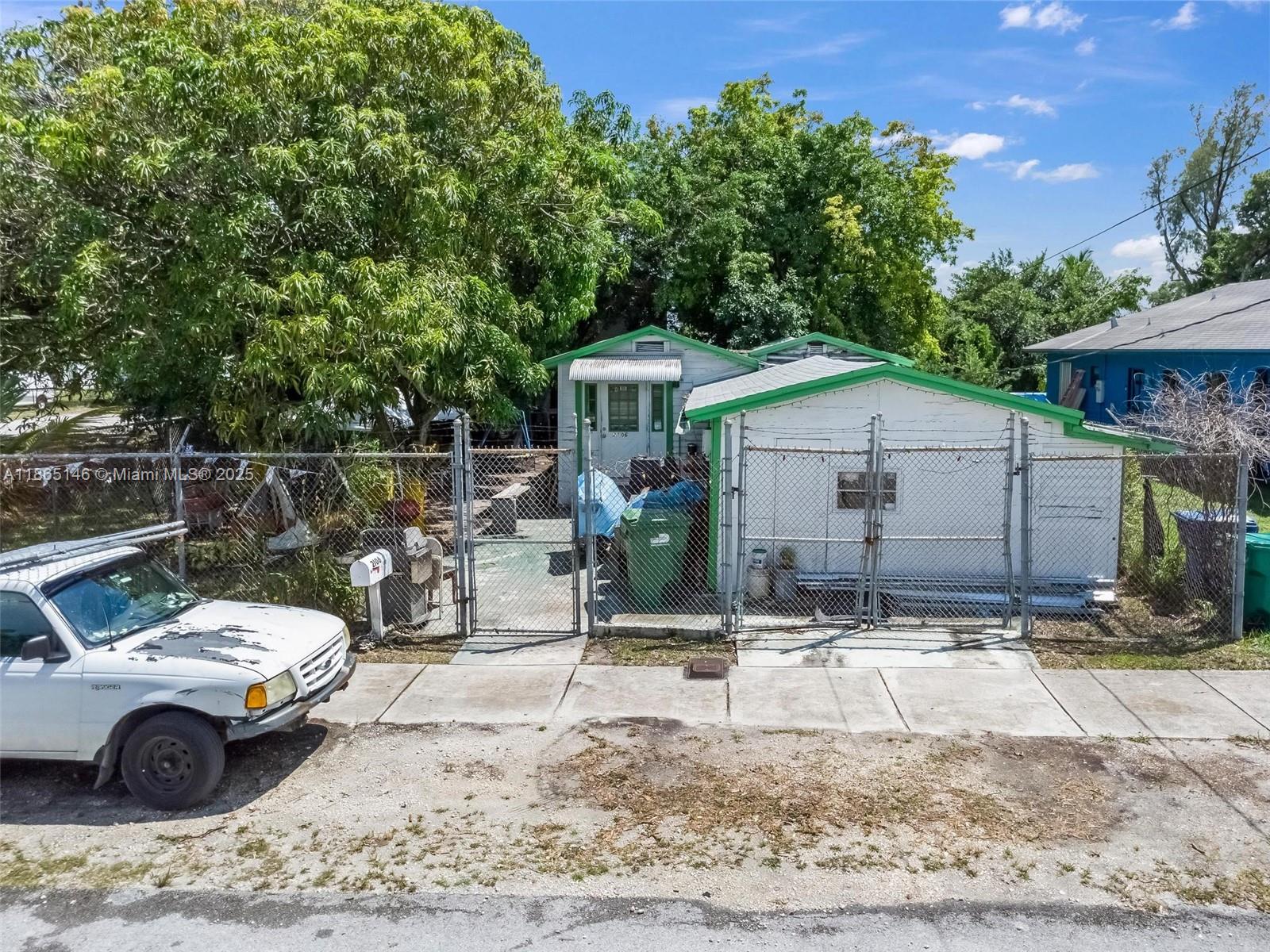 PARA VILLA HEIGHTS - Residential