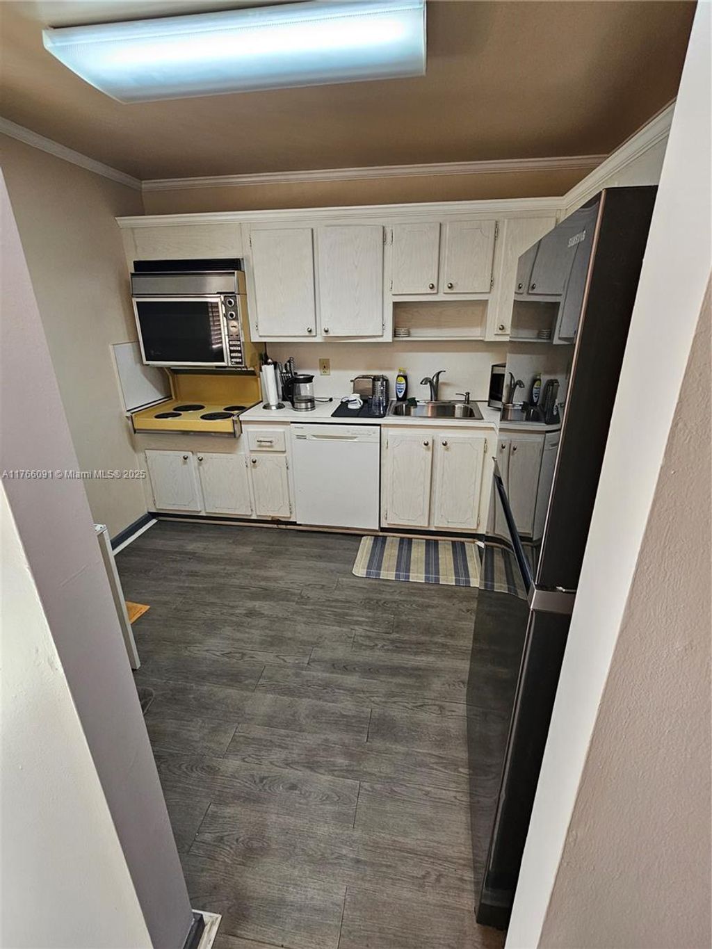 Photo of Hallandale Beach, FL 33009 (MLS # A11766091)