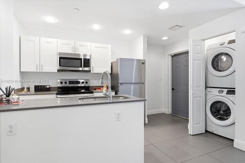 541 NW 33rd St 4 Miami FL 33127