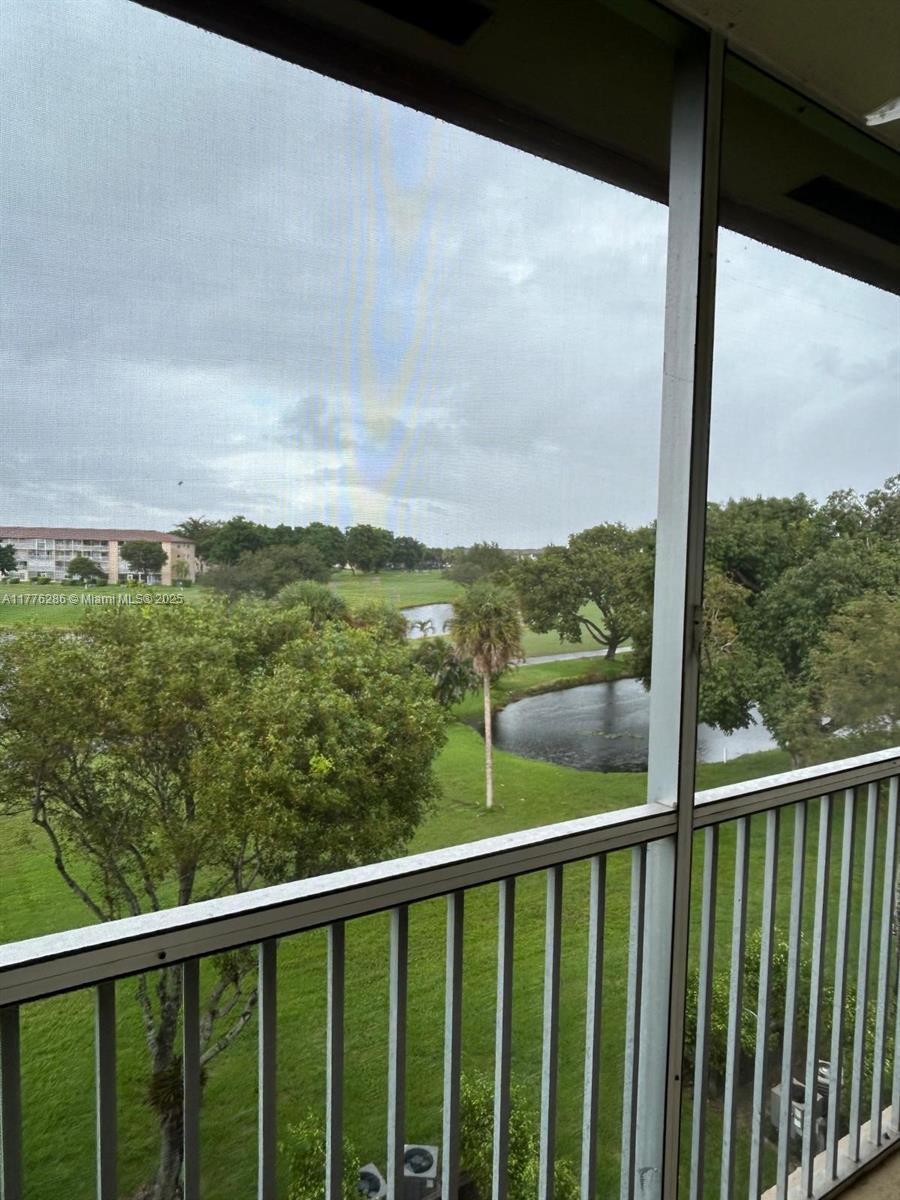 Property for Sale at 850 Sw 133rd Ter 416B, Pembroke Pines, Miami-Dade County, Florida - Bedrooms: 1 
Bathrooms: 2  - $130,000