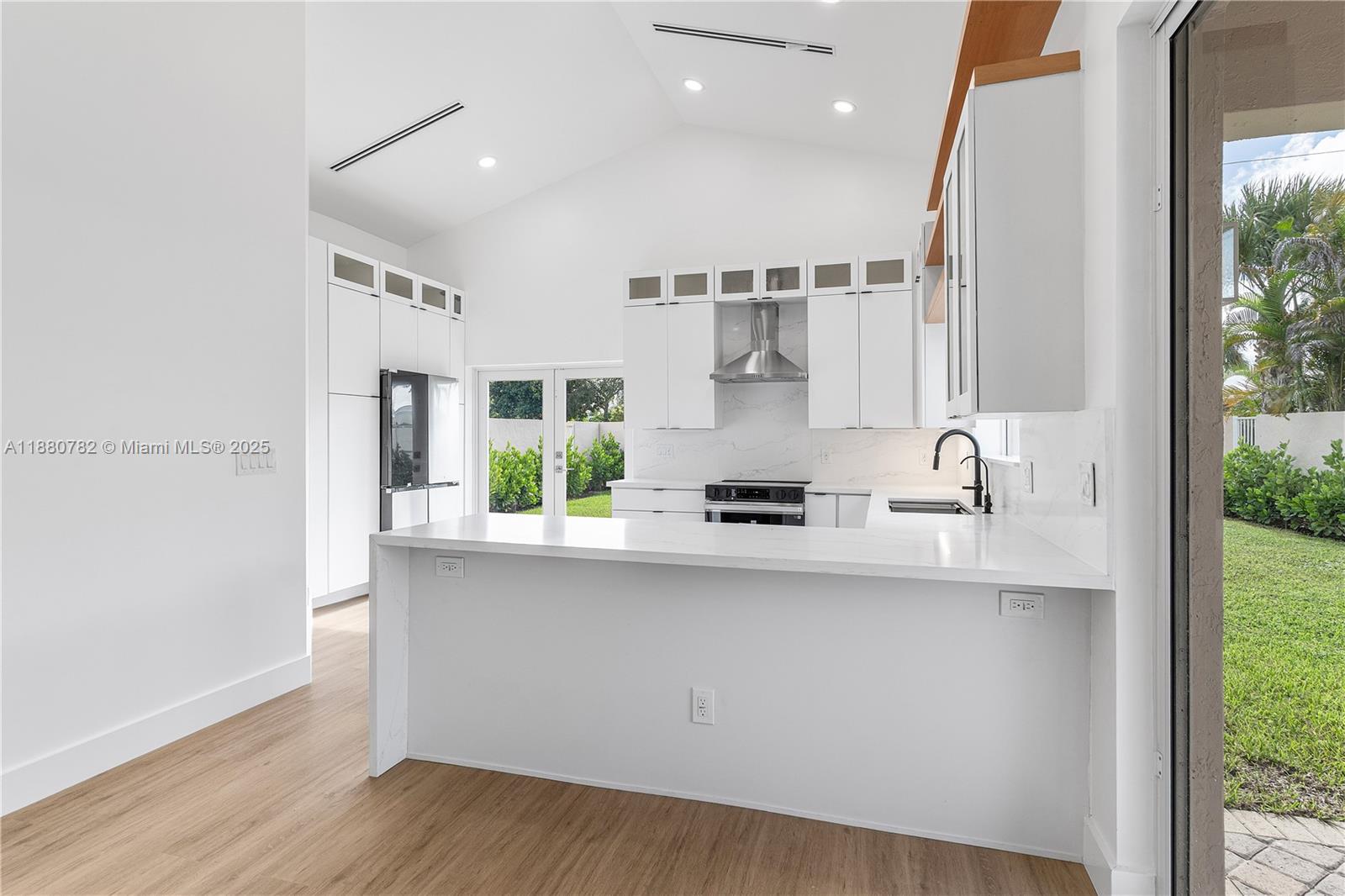 BREAKERS WEST 13 - Residential