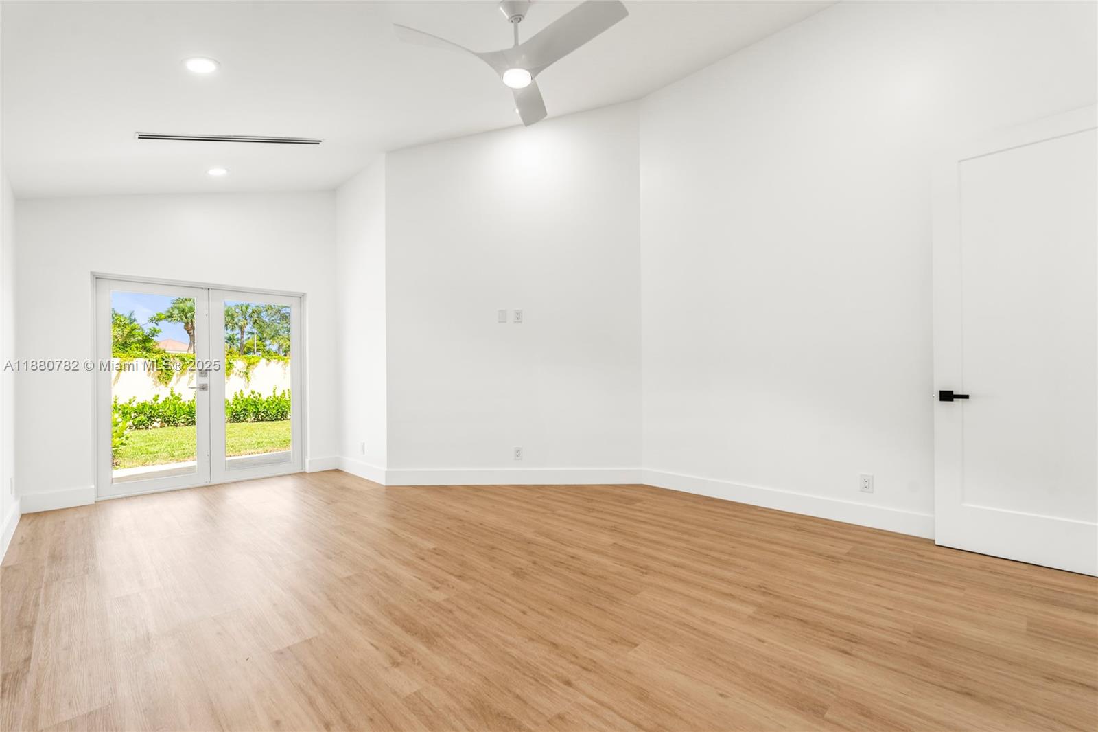 BREAKERS WEST 13 - Residential