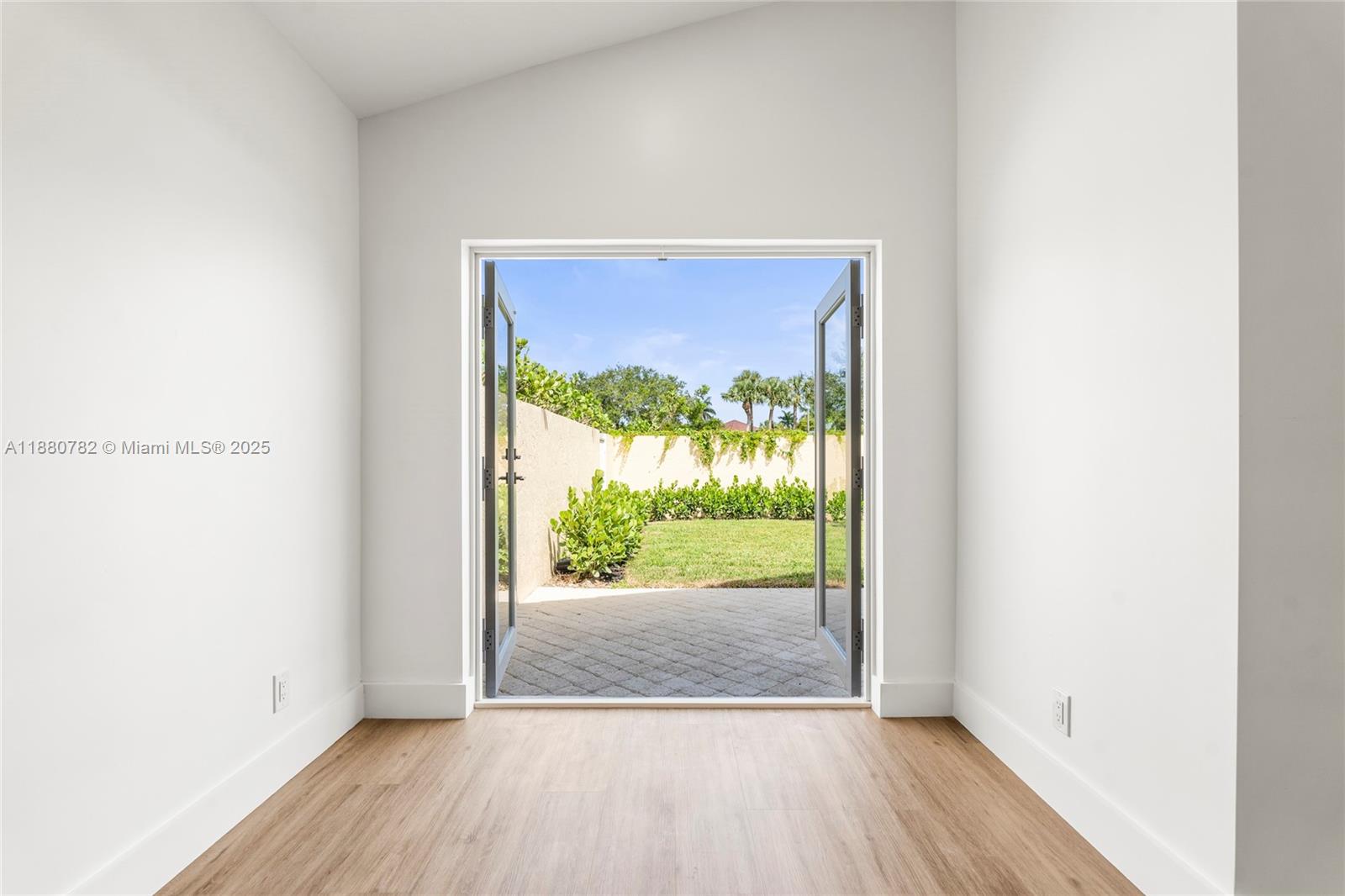 BREAKERS WEST 13 - Residential