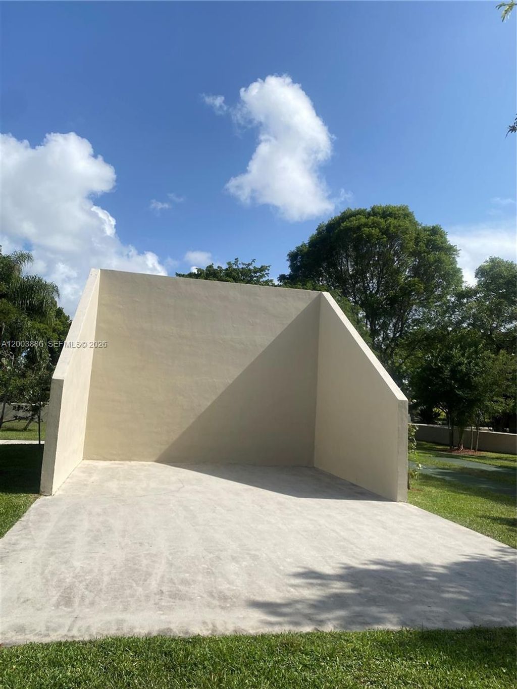 Photo of 514 Gardens Dr #101, Pompano Beach, FL 33069 (MLS # A12003886)