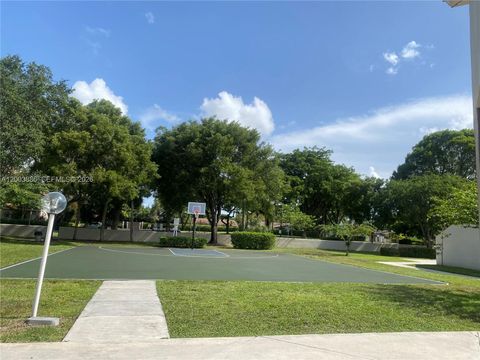 514 Gardens Dr 101 Pompano Beach FL 33069