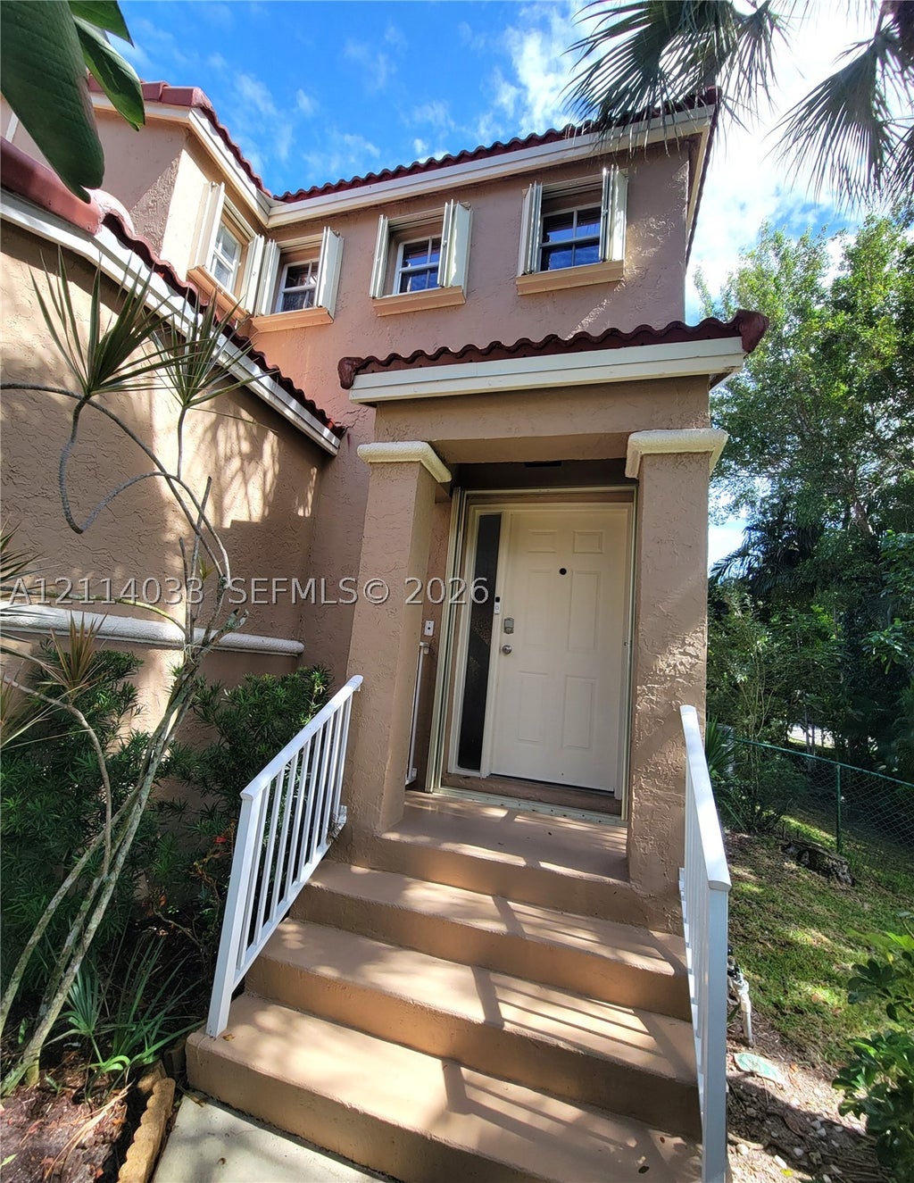 Photo of 683 NW 88th Dr, Coral Springs, FL 33071 (MLS # A12114033)
