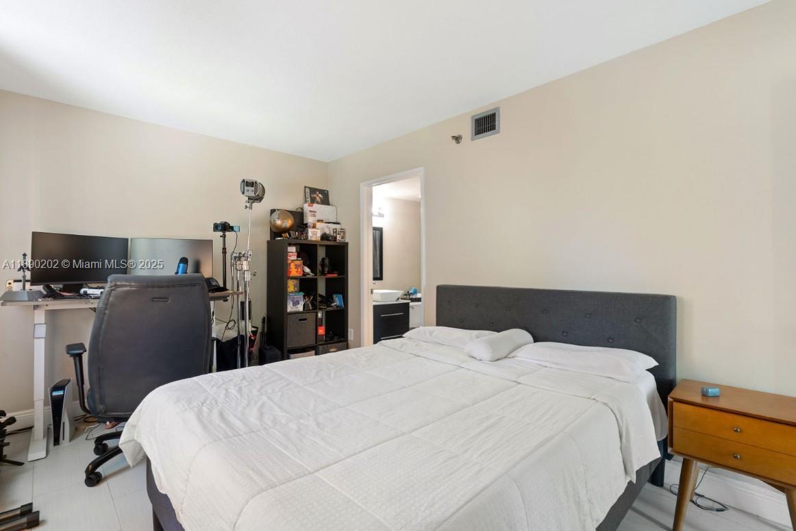 MADISON DOWNTOWN CONDO - Residential