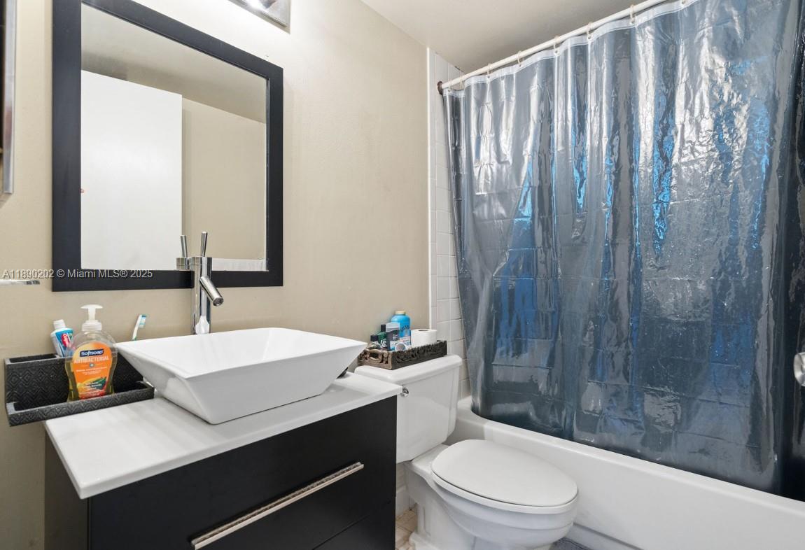 MADISON DOWNTOWN CONDO - Residential