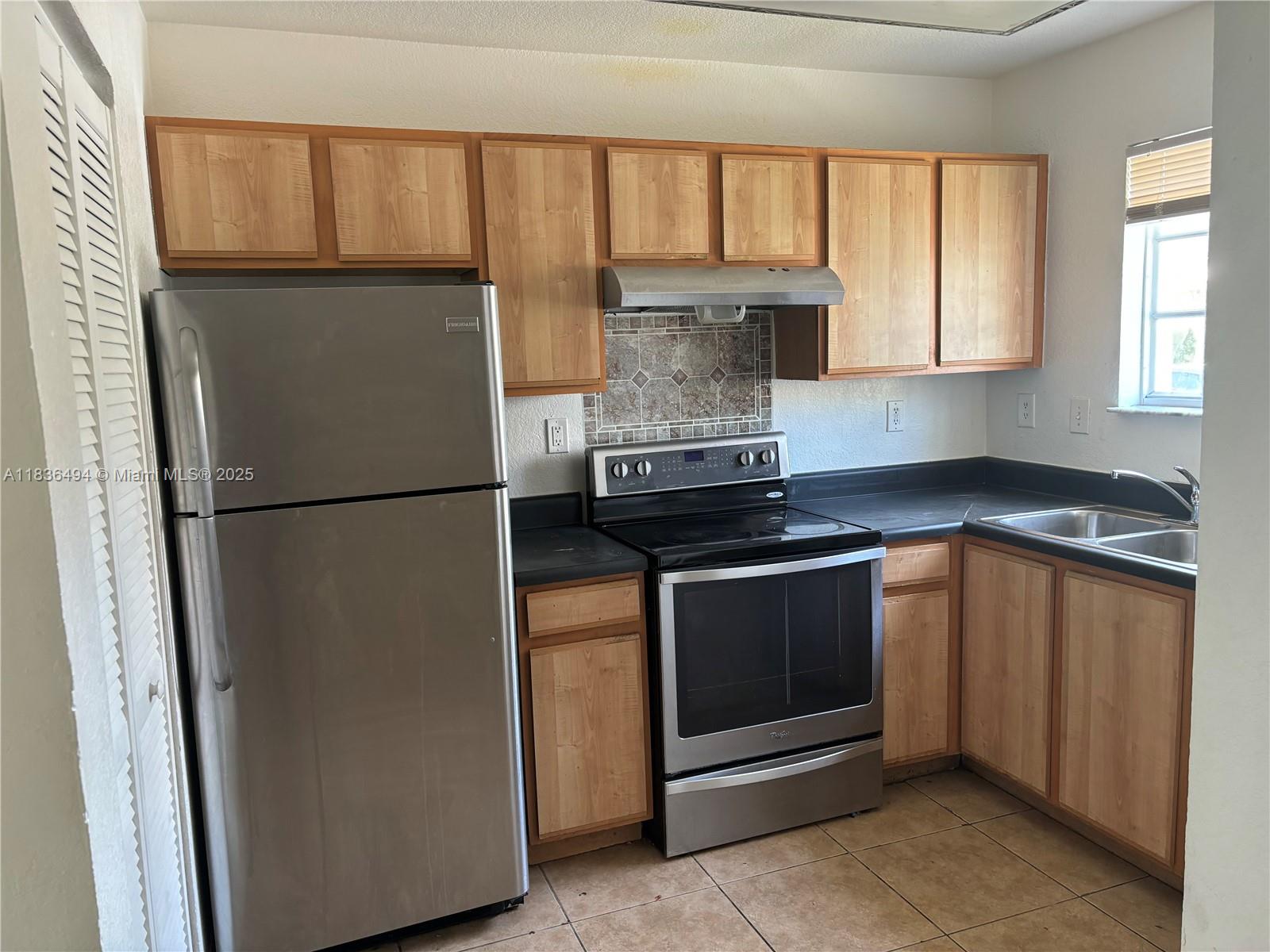 2050 NE 167th St 3-124