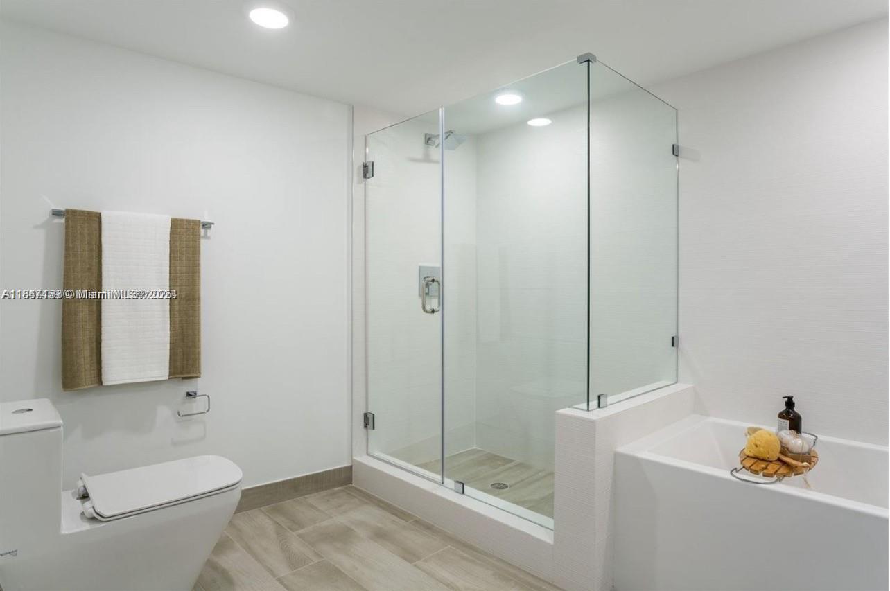THE IVORY RESIDENCE CONDO - Residential Lease