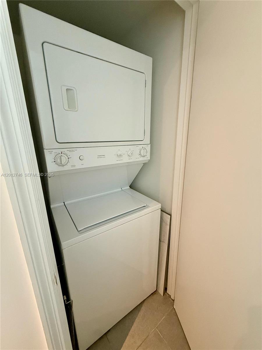 500 BRICKELL WEST CONDO - Residential Lease
