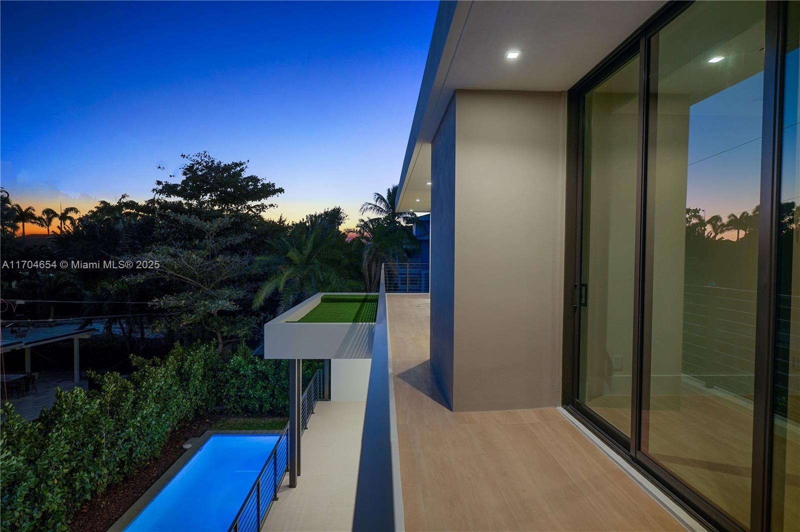 TROPICAL ISLE HOMES SUB 4 - Residential