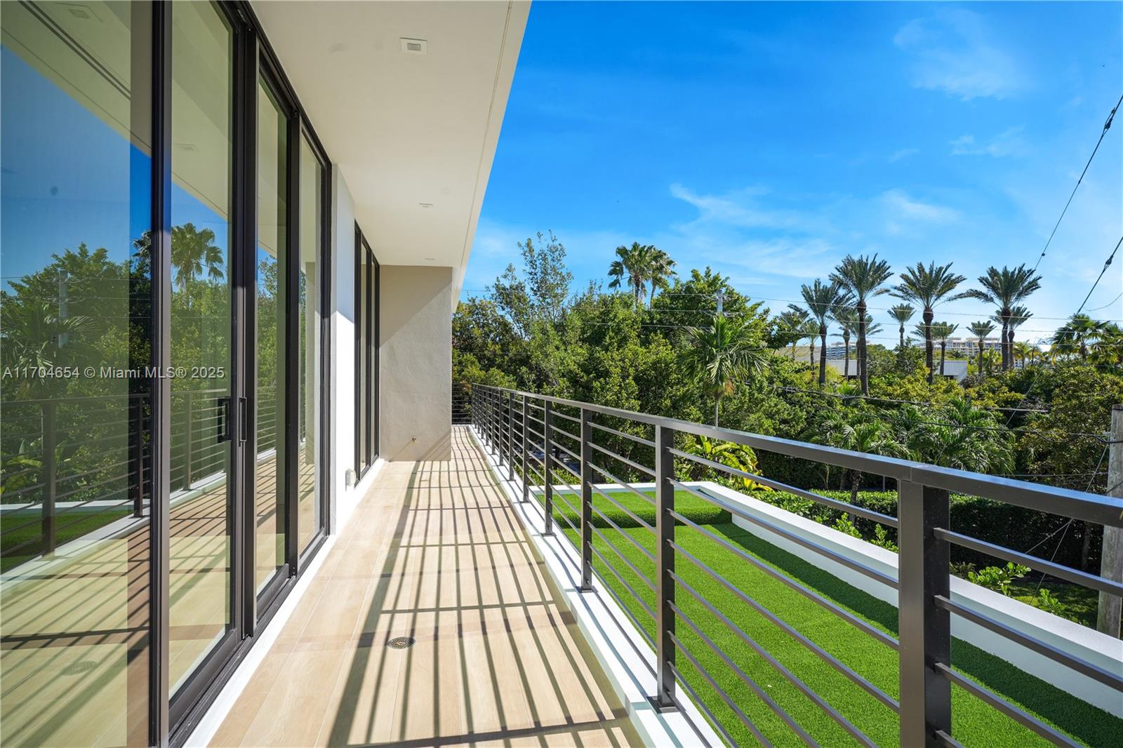 TROPICAL ISLE HOMES SUB 4 - Residential