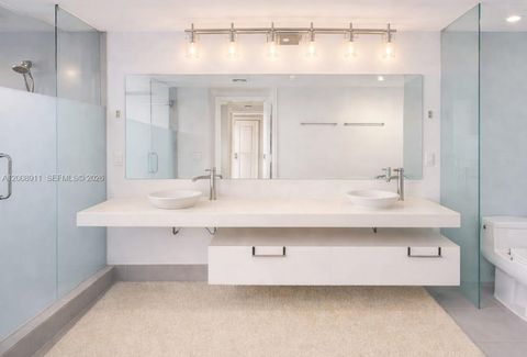 Tiny photo for 92 SW 3rd St #2510, Miami, FL 33130 (MLS # A12008911)