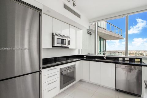 Tiny photo for 92 SW 3rd St #2510, Miami, FL 33130 (MLS # A12008911)